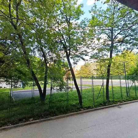 Ema - 5min From Us Embassy Apartman